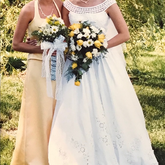 🌺🌺Bridal Gown with Headpiece🌺🌺 - Picture 2 of 9